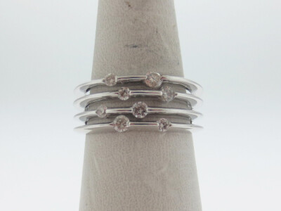 EINZIGARTIGER Ring mit echten Diamanten (0,50 TCW) 4-LAGIG Band massiv 14K Weißgold