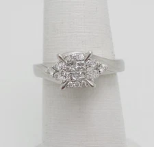 1/2CT Natural Diamond Halo Engagement Wedding Bridal Ring 10K White Gold Band