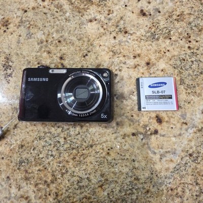 Samsung TL210 12.2 MP DualView Digital Camera w/ Battery - FOR PARTS