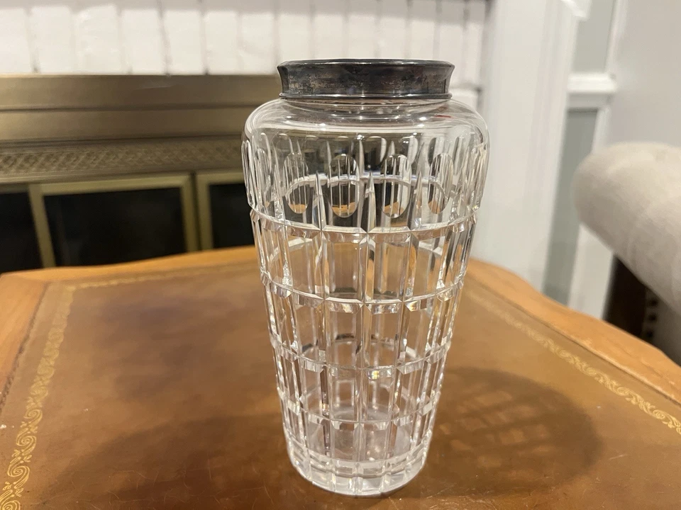 Jarrón antiguo de vidrio tallado Hawkes - borde de plata de ley, período brillante Foto 2 de 4