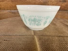 PYREX Amish Butterprint Mixing Bowl 401 Turquoise on White 1-1/2 Pint