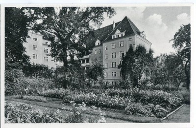 Postcard Berlin Wedding Paul Gerhardt Pen, Müllerstraße 56-58, with Hospital 1950s