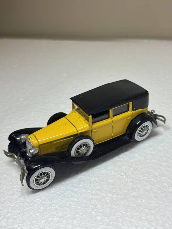 Coche diecast vintage Solido 1929 Cadillac L-29 1/43 Francia amarillo/negro Foto 2 de 4
