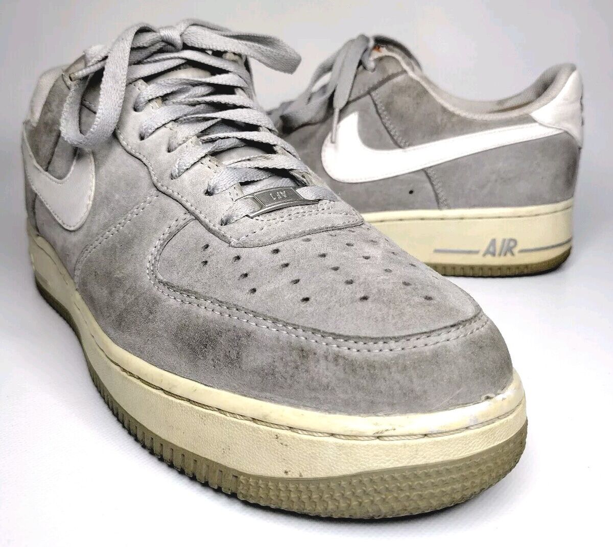 Nike Air Force 1 Low Suede Pack Wolf Grey Mens Sz 10US Shoes Nike Air Force 1 Low Suede Pack Wolf Grey Mens Sz 10US Shoes