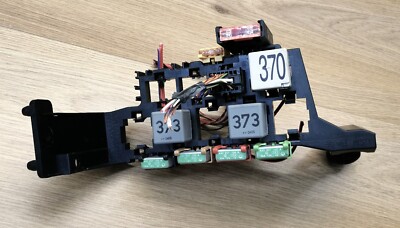 AUDI A6 MK2 4B C5 2.5 TDI BDG ENGINE RELAY FUSE BOX 8D2937545D OE