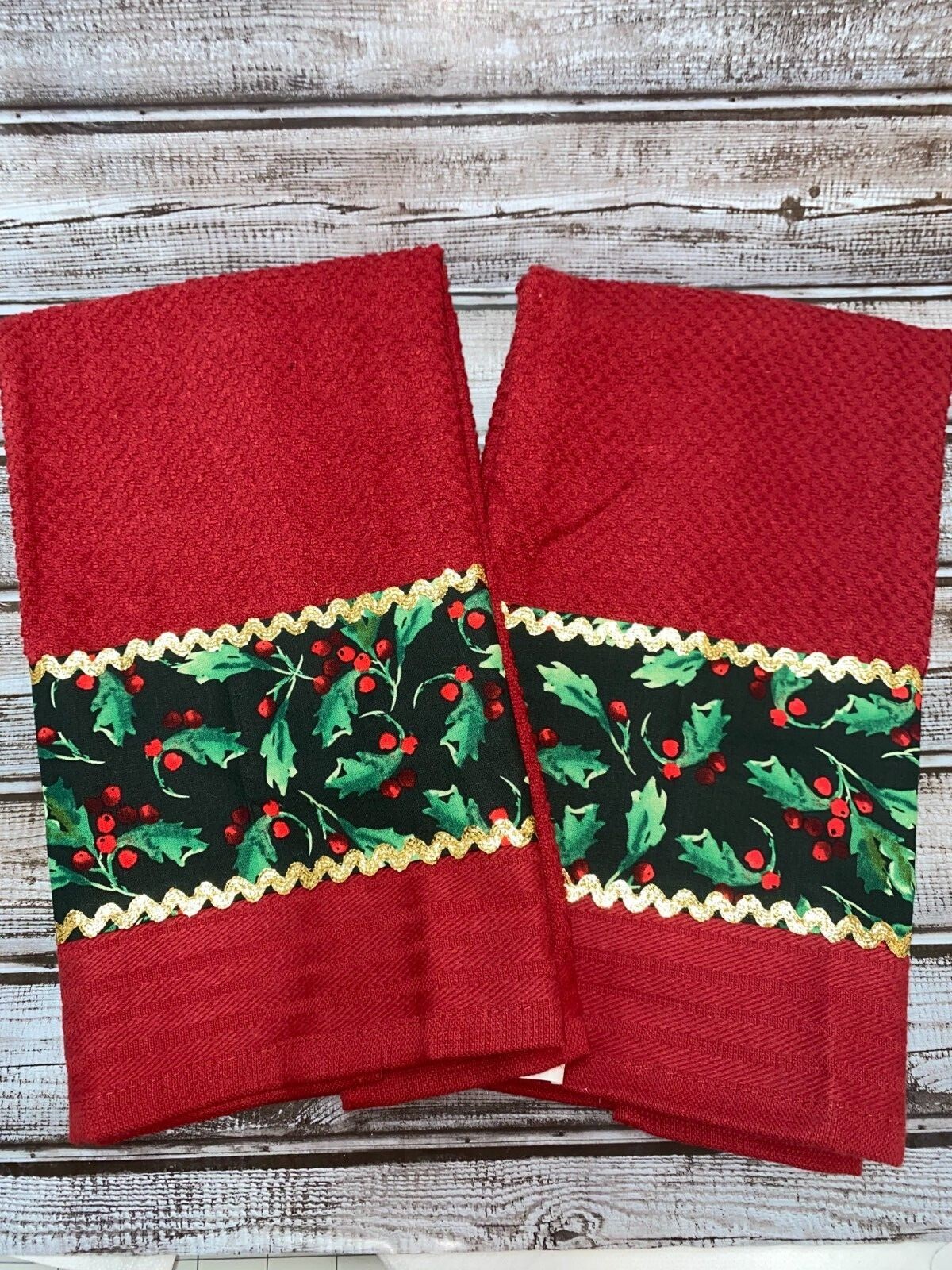 Red 2 piece Set Kitchen Hand Towel Christmas Mistletoe Berries Fabric