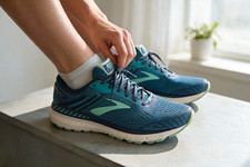 Brooks Adrenaline GTS 18 Men  s Blue/Green Low Top Lace-Up Running Rubber
