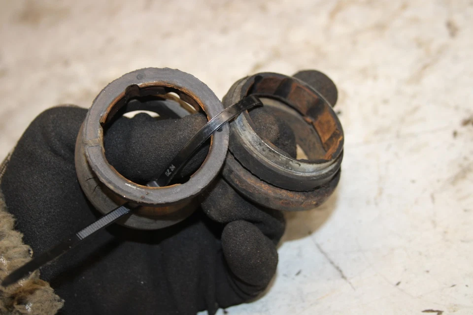 1976 Honda CB750K 750 quatro ALMOFADAS DE BORRACHA SUPORTE DE FAROL E15-3720.ABT - Imagem 3 de 3