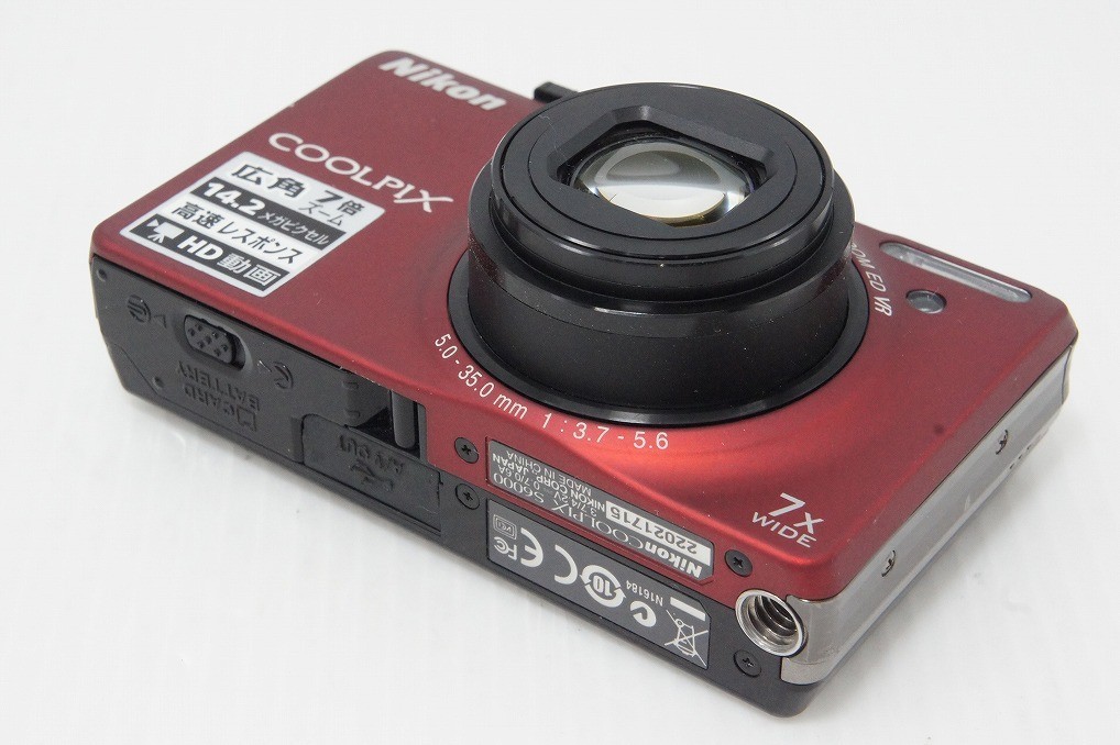 Near mint] Nikon COOLPIX S6000 14.2MP Compact Digital Camera Flash