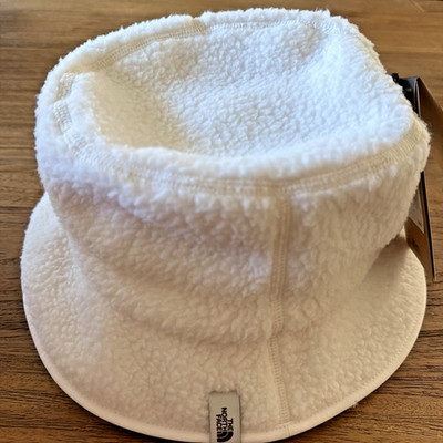 The North Face Women Bucket Hat Cragmont Fleece Gardenia White Size S/M NWT