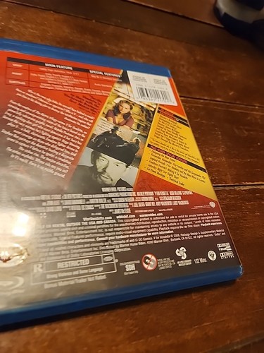 V for Vendetta (Blu-ray, 2005) - Picture 2 of 3