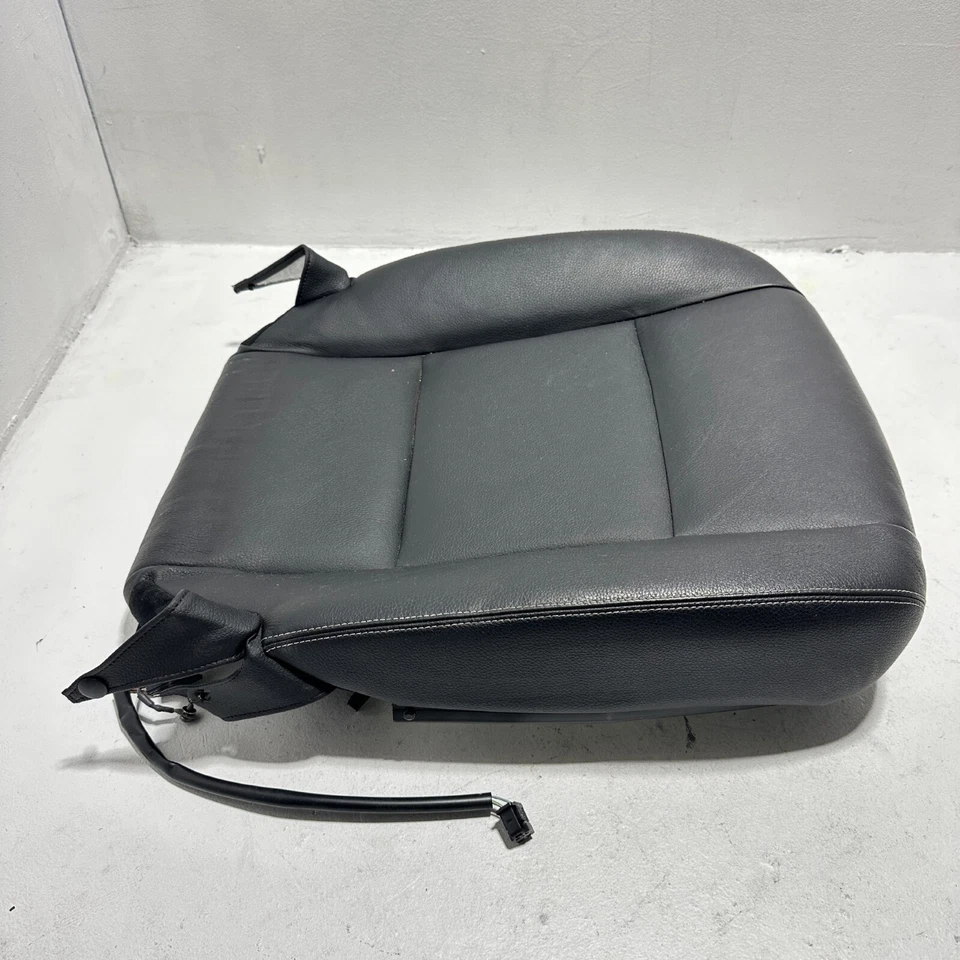 Cojín de cuero inferior térmico asiento del pasajero delantero OEM BMW 550i GT 2014-2017 Foto 4 de 4