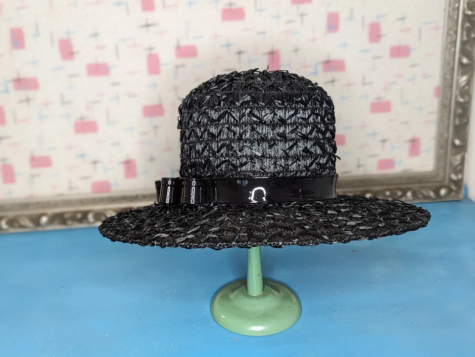 Vintage Womans Straw Wide Brimmed Hat with Patent Leather Bow Sun Hat Black 1960 - Image 2 of 4