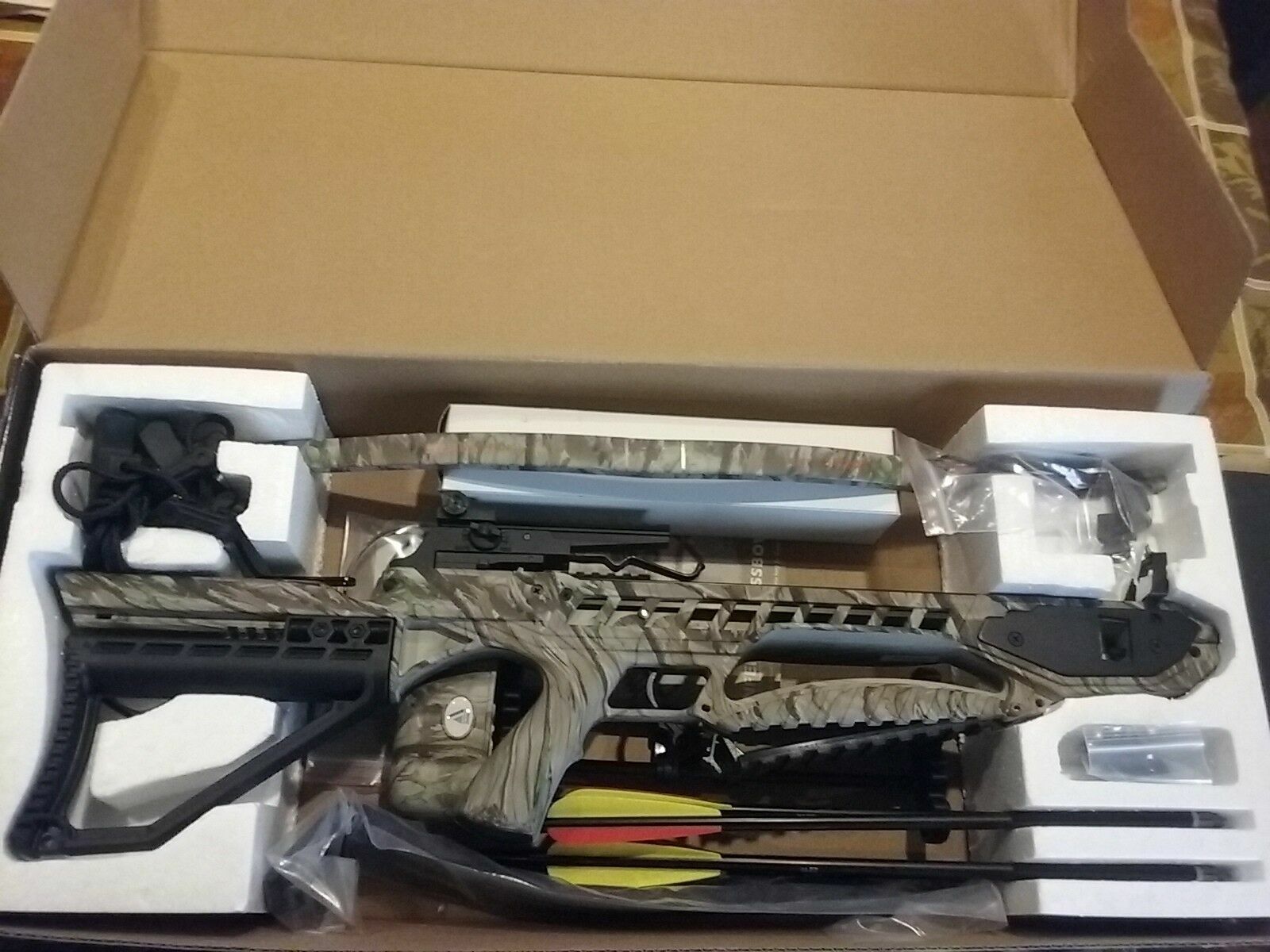 Lot 288 Fiberglass 28'' Arrows Practice & Inferno Heat Recurve Crossbow