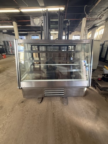 COOLTECH CMPH-57HB 57" GLASS DISPLAY DELI DESERT REFRIGERATOR COOLER USED