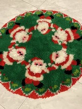 Vintage Holiday Throw Rug Christmas Santa Latch-Hook Round Rug