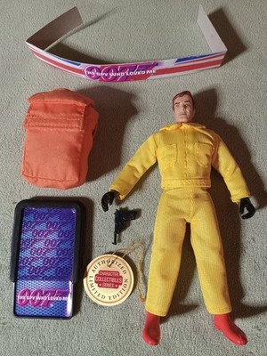 JAMES BOND 007 THE SPY WHO LOVED ME ACTION FIGURE EXCLUSIVE TOY PRODUCTS 1998