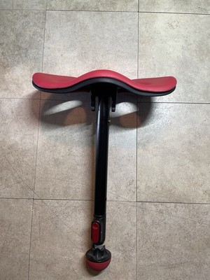 Focal Upright Furniture Mogo Kickstand Portable Seat (Red Cushion)