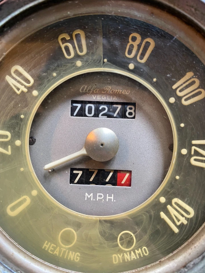 Original 1960s Alfa Romeo Giulietta Spider VEGLIA 140 MPH SPEEDOMETER w/ extras - Image 3 of 4