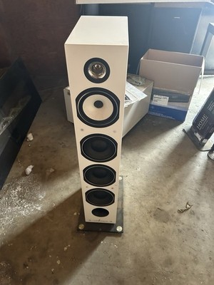 Triangle Esprit Australe Ez Floorstanding Speaker, White  (READ DESCRIPTION)
