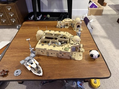 LEGO Star Wars: UCS Mos Eisley Cantina (75290) - Used - Built