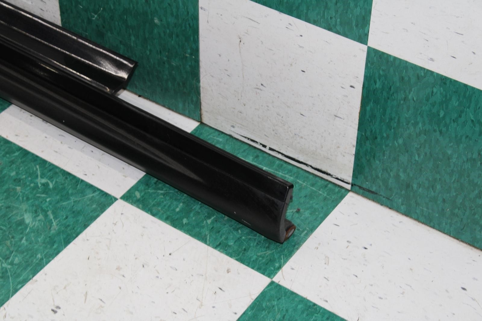 14-17 Ghibli Black Painted Passenger Right RH Rocker Molding Side Skirt OEM WTY