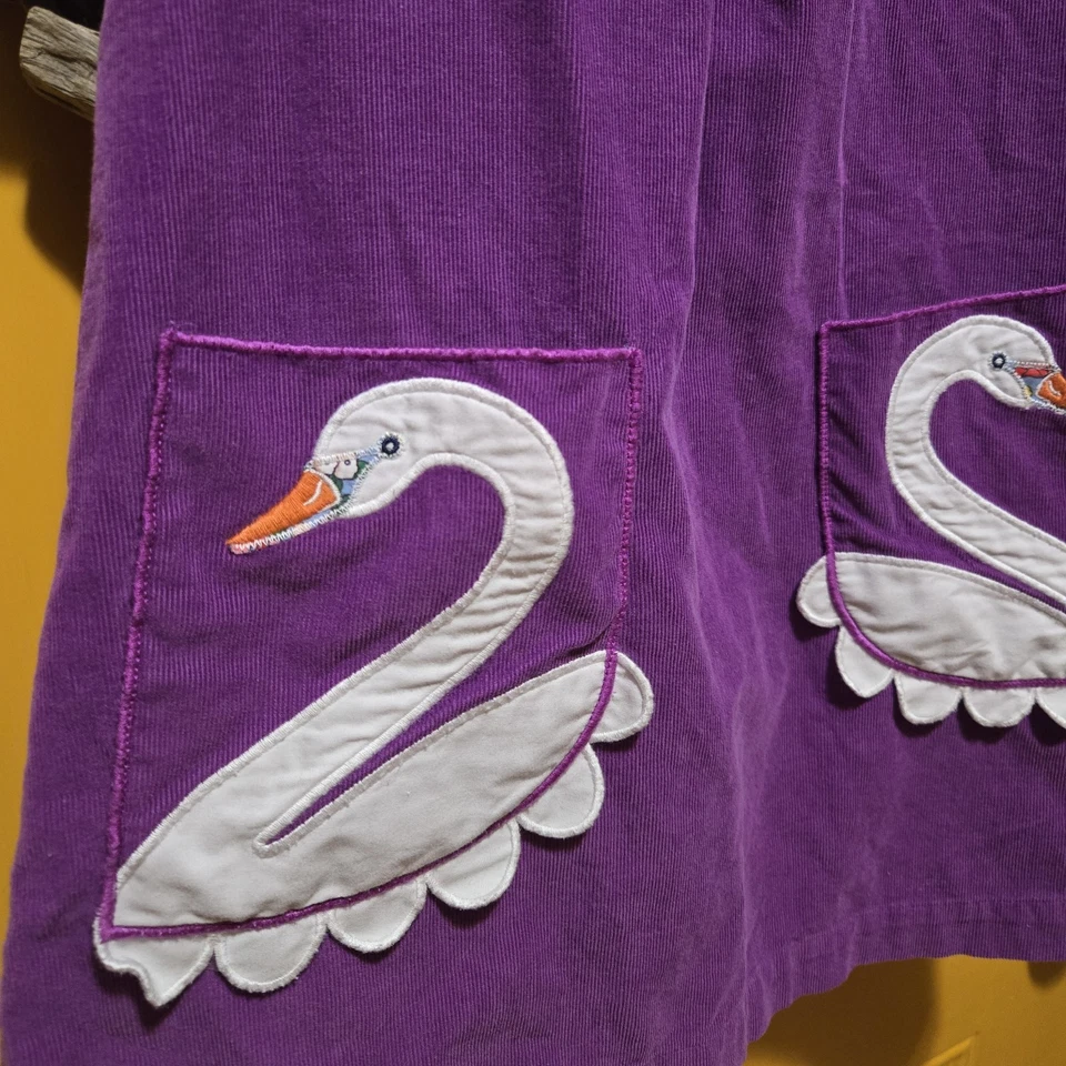 Mini Boden Girls size 5-6 Purple Corduroy Sleeveless Swan Applique Jumper Dress - Image 4 of 4