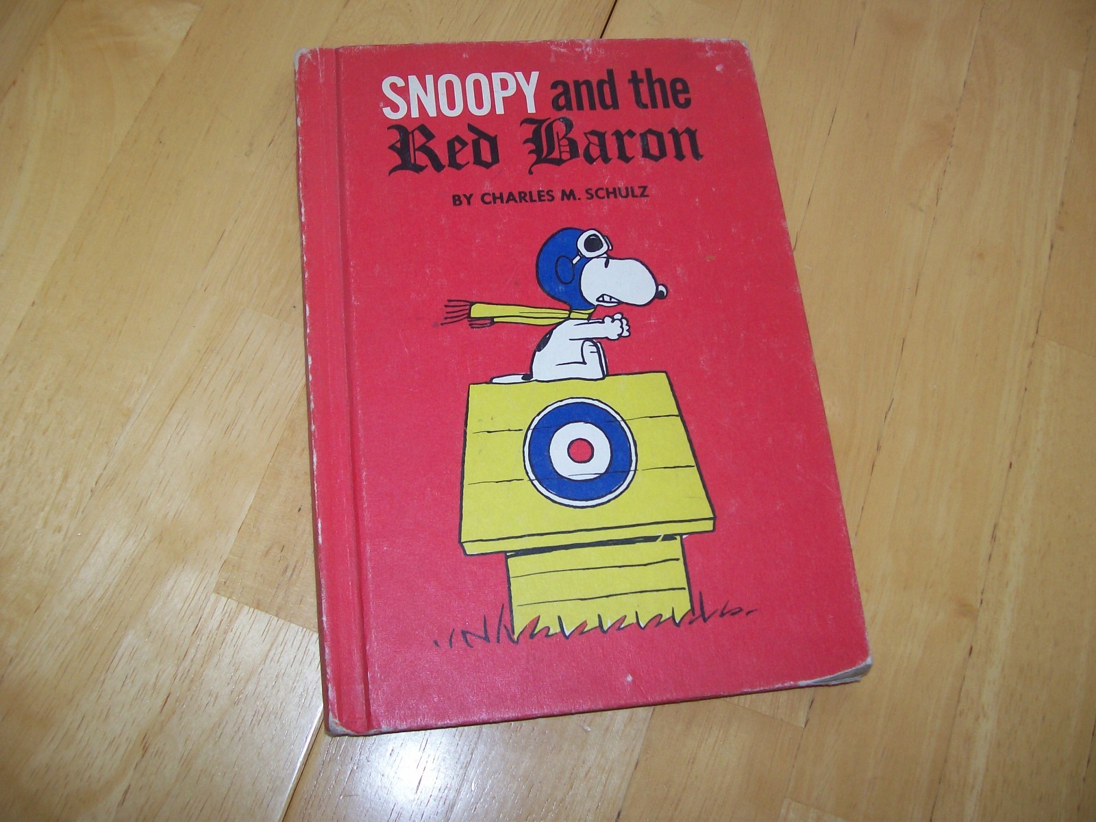 True Vintage Snoopy and the Red Baron Hardcover Book 1966 Peanuts Charlie Brown