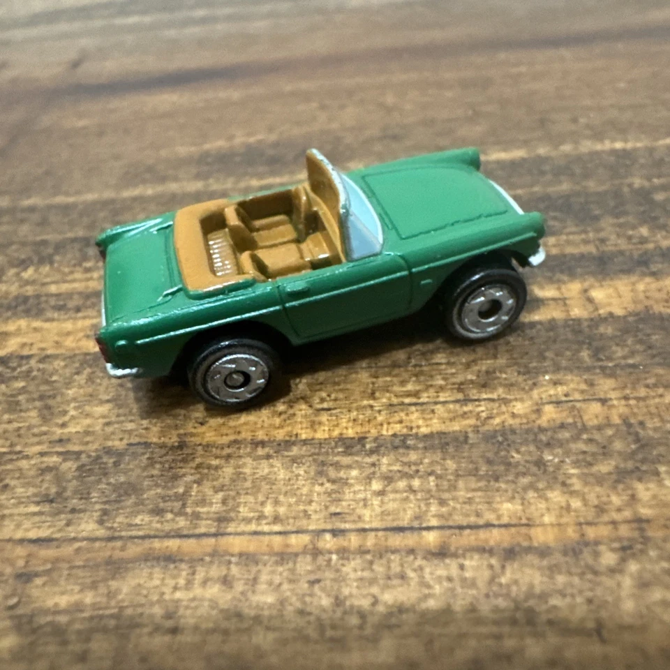Vintage Micro Machines Sunbeam Alpine Tiger Car Green Tan Seats 1996 LGTI - Image 2 of 4