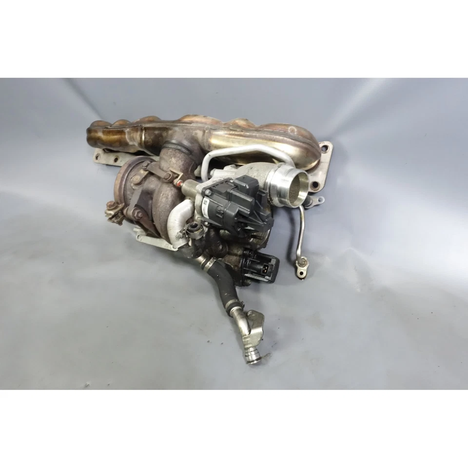 Conjunto de turbo cargador de 6 cilindros BMW F30 335i F10 535i X5 N55 14-19 con válvula OEM Foto 4 de 4