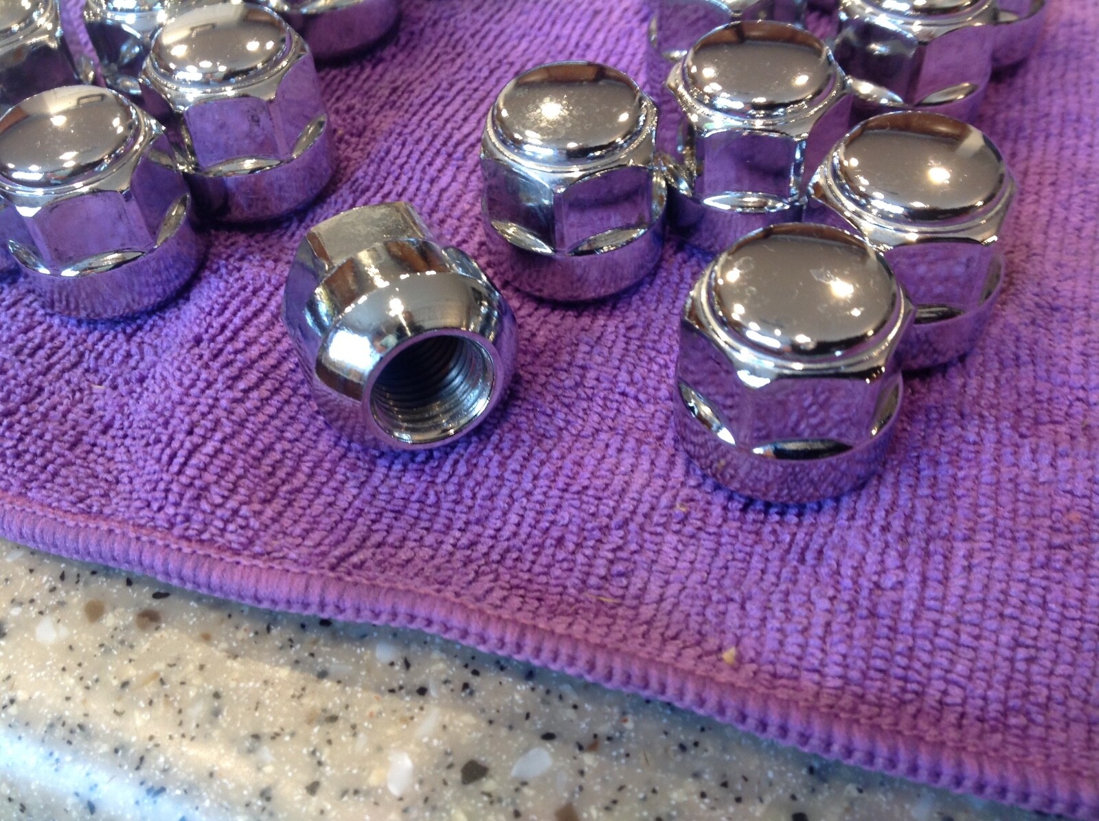 OEM HONDA WHEEL LUG NUT (M14) 90304TK4A01 Set of 20 new take offs new