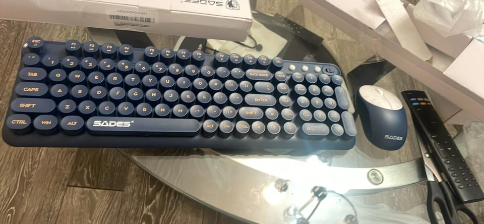 Sades Keyboard And Mouse - Image 2 of 2