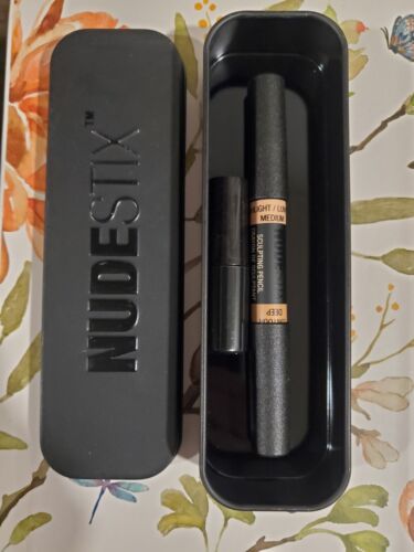 Nudestix Sculpting Pencil Highlight Medium / Contour Deep - Picture 2 of 4