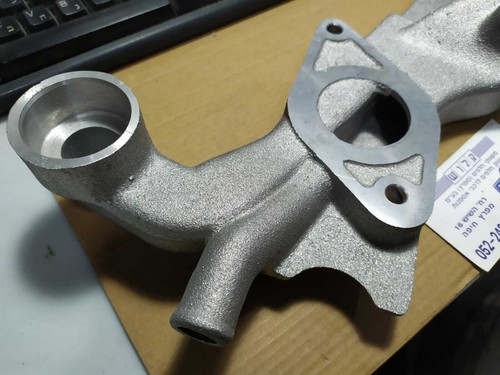GM # 90444101 OPEL VECTRA -A, THERMOSTAT HOUSING AND WATER OUTLET DIESEL ENG 17D - Picture 9 of 10