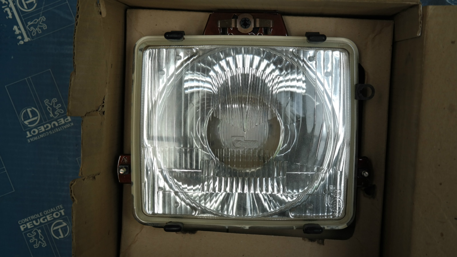 Phare avant Peugeot 104 pour rouler en toute sécurité en collection
