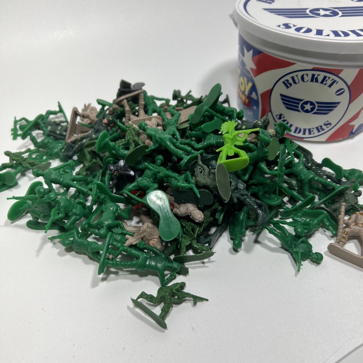 未開封　トイストーリー　BUCKET O SOLDIERS　グリーンアーミーメン Disney TOY STORY トイストーリー グリーンアーミーメン セット
