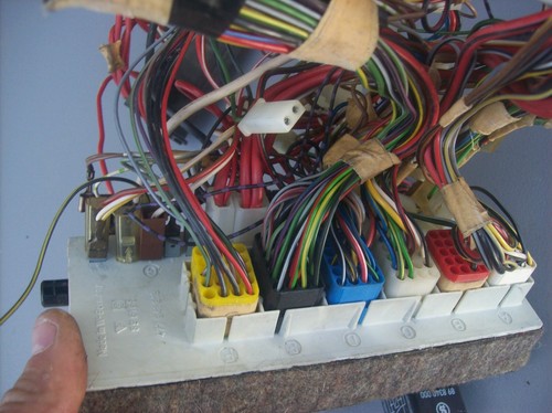 Porsche 944 EARLY Fuse Box Relay Panel Wiring Harness - Picture 11 of 16