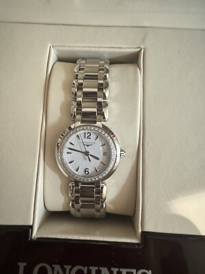 Orologio al Longines PrimaLuna L8.112.0.16.6 con diamanti da polso
