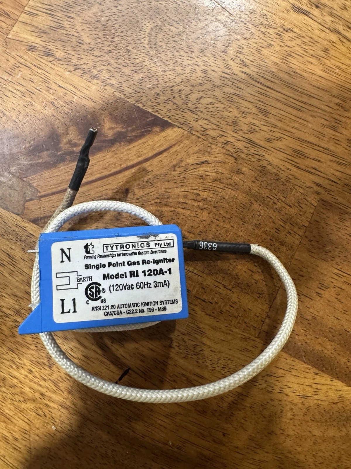 Genuine OEM Thermador Pro BOSCH Gas Range Ignitor Burner Single Port R1 120A-1
Opens in a new window