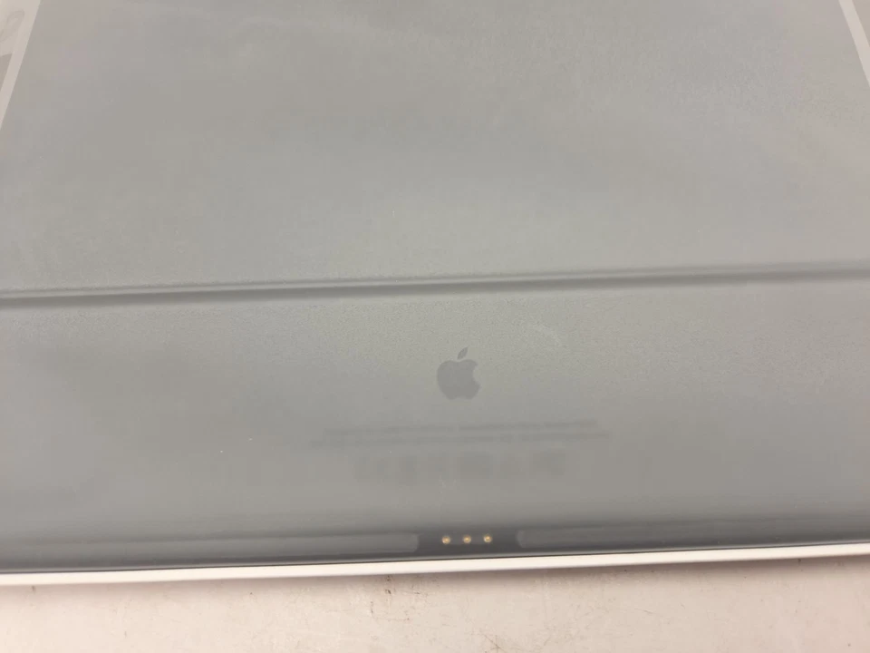 Apple MPTL2LL/A Smart Keyboard for 10.5 inch iPad Pro - Black New Open Box - Image 4 of 4