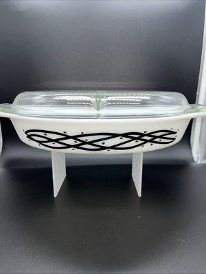 Vintage PYREX Black White Barbed Wire Divided Casserole Dish With Lid 1.5 Qt