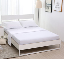 4-Piece Bed Sheet Set 1 Fitted Sheet 1 Flat Sheet 2 Pillowcases Queen Size White