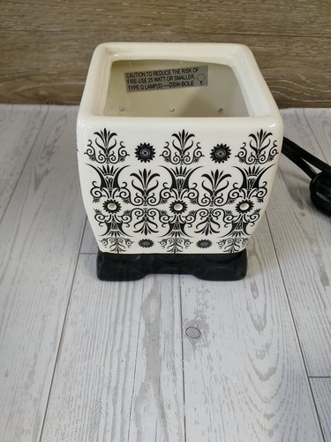 Scentsy Retired Full Size Wax Warmer Boleyn Black - Picture 3 of 5