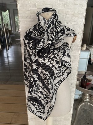Escada Damen Seidenhalstuch XXL Tuch Schal