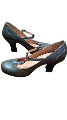 Miz Mooz Kylie Leather T-Strap Festival Grune Heels Size 8.5/39 Gray Button Deta
