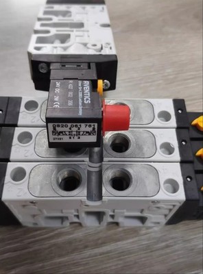 one for New AVENTICS 3-position 5-way Solenoid Valve 0820061761 Reversing Valve 