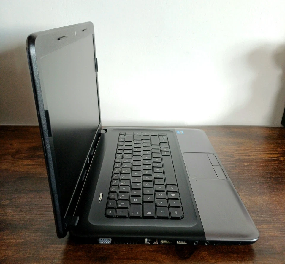 Laptop HP 650 RAM 8GB HDD 1TB + SSD 120GB Notebook Intel Ripristinato Win11 Pro - Immagine 2 di 4