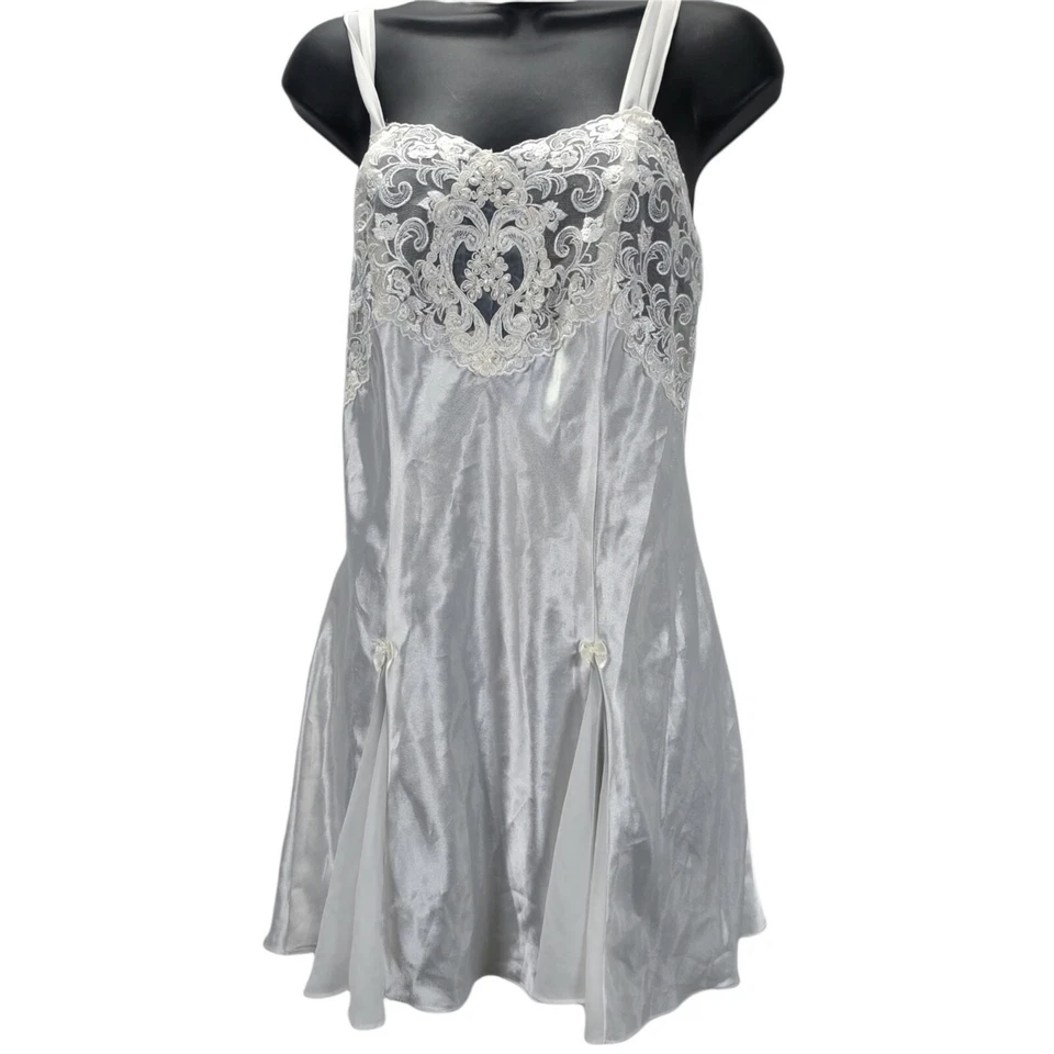 Vintage 90s Maidenform Short Nightgown Robe Set Size S White Lace Satin Beaded - Image 4 of 4