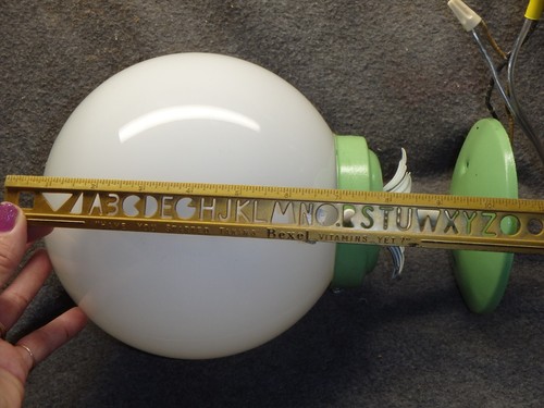 Vtg 60s MCM Glass Globe Green Daisy Ceiling Light Lamp Brady Bunch Style! - Picture 7 of 8