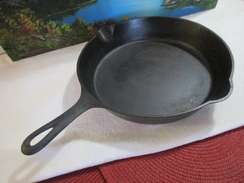 Vntg Griswold #9 Cast Iron Double Spout Skillet 710 Block Logo No HeatRing Rf II